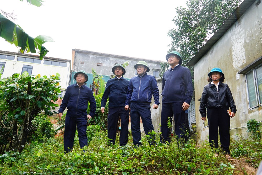 Xây kè chống sạt lở, sớm ổn định đời sống người dân xã Khe Sanh - ảnh 4