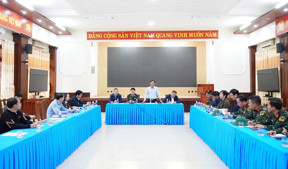 Xây kè chống sạt lở, sớm ổn định đời sống người dân xã Khe Sanh - ảnh 1