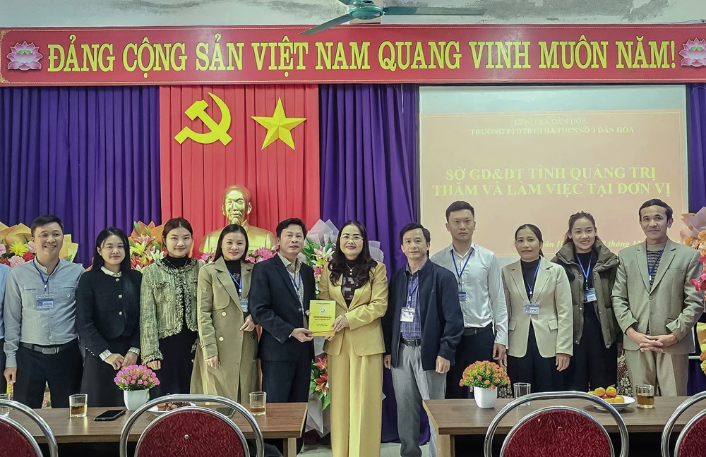 Sẻ chia yêu thương với học sinh Bru - Vân Kiều - ảnh 5