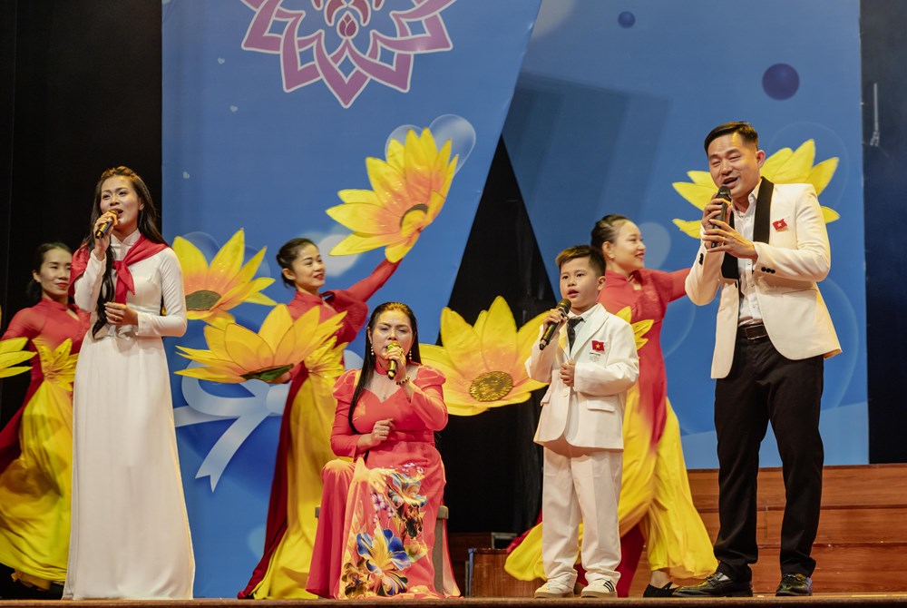 Tiếng hát gia đình - Sân chơi nghệ thuật gắn kết các thế hệ - ảnh 3