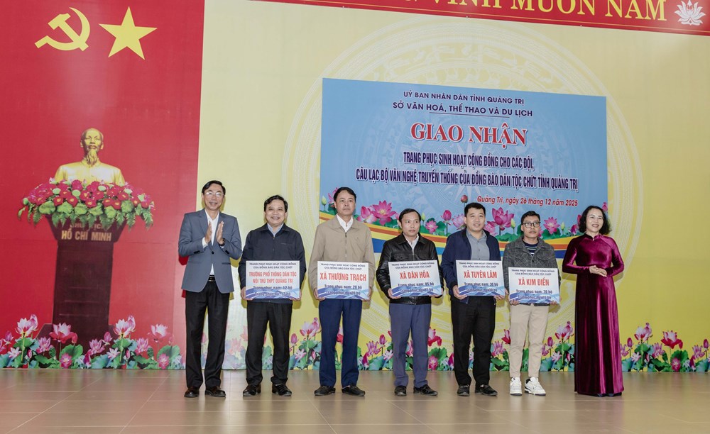 Trao áo cộng đồng – Gìn giữ văn hóa người Chứt - ảnh 4