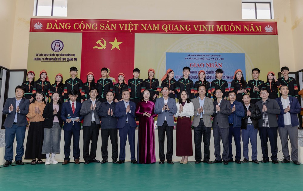 Trao áo cộng đồng – Gìn giữ văn hóa người Chứt - ảnh 5