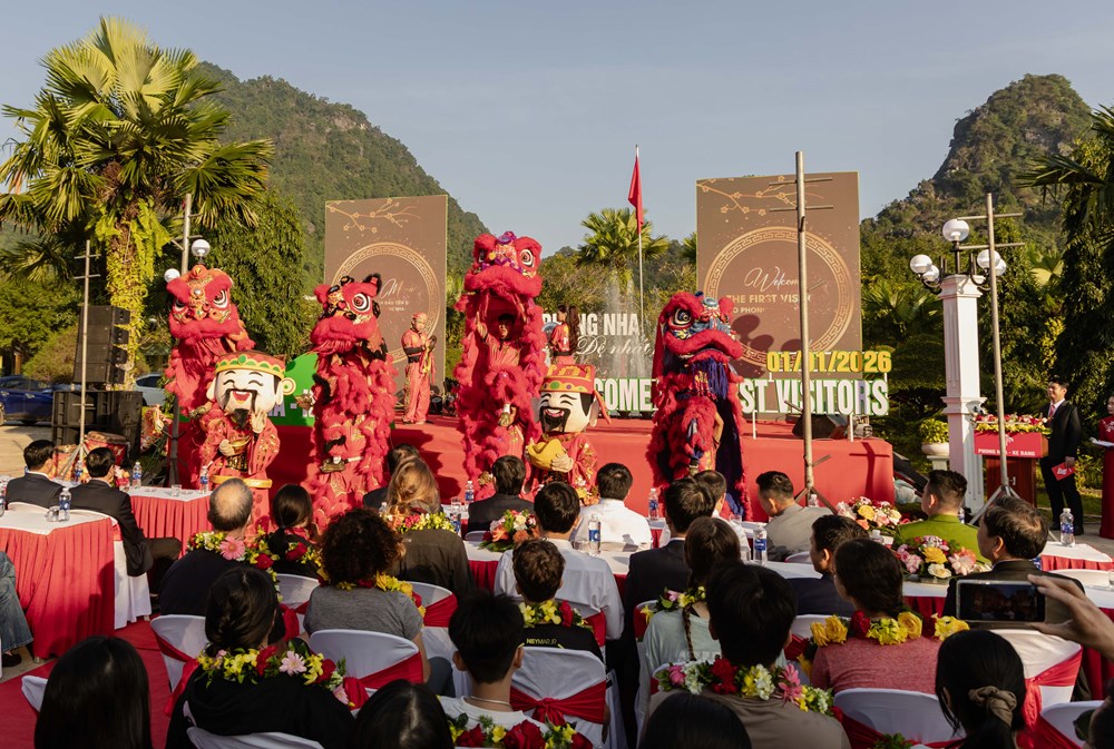 Quảng Trị đón những vị khách quốc tế “xông đất” vùng di sản - ảnh 2