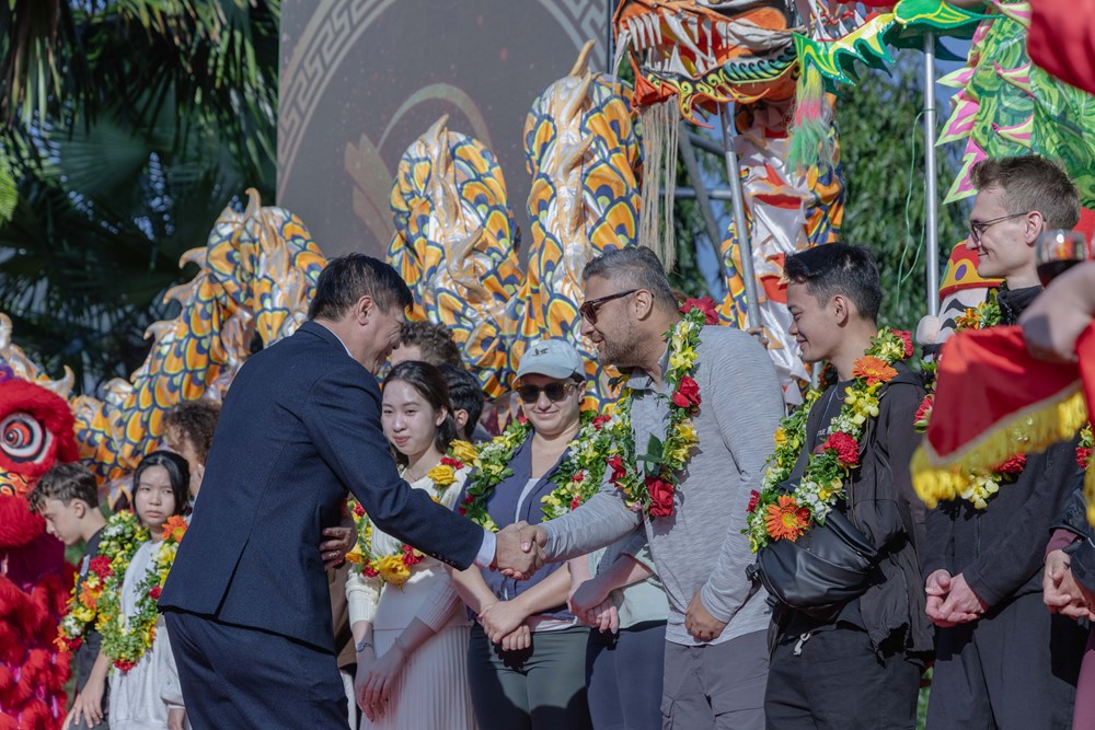 Quảng Trị đón những vị khách quốc tế “xông đất” vùng di sản - ảnh 7