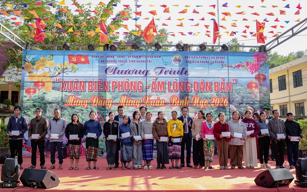 Báo Văn hóa trao Tết ấm cho đồng bào Ma Coong - ảnh 1