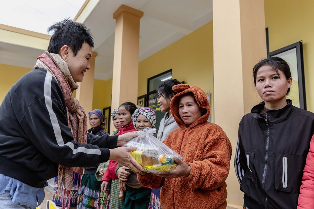 Quảng Trị: Sẻ chia lặng thầm để trẻ em vùng biên đến lớp - ảnh 8