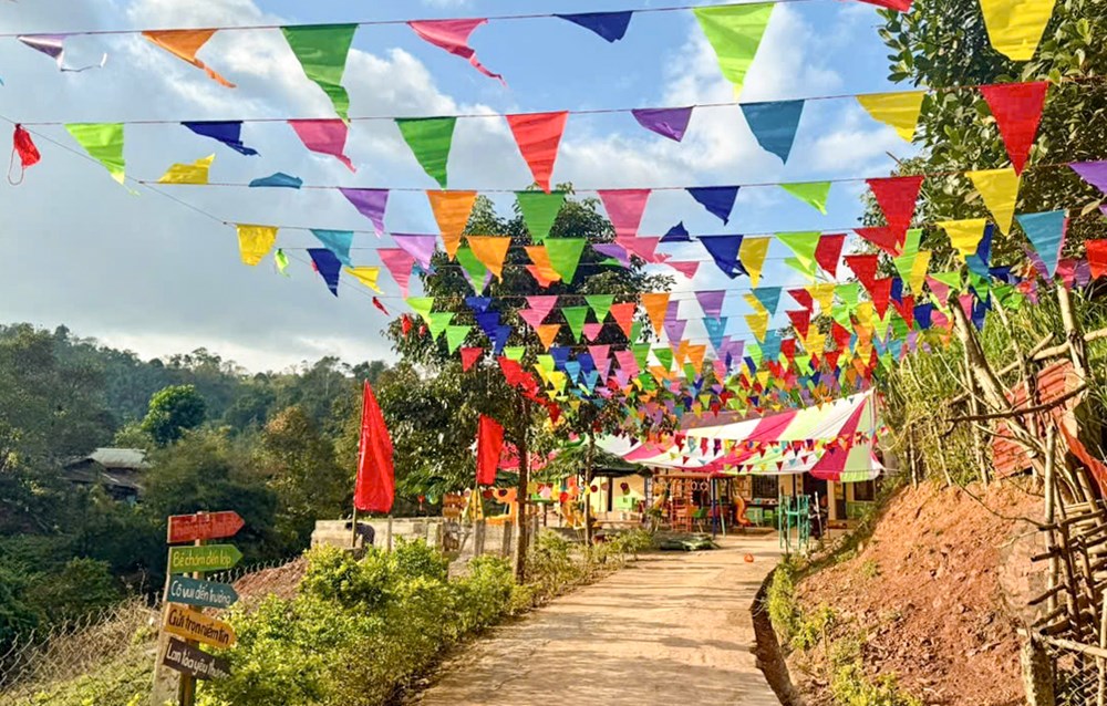 Quảng Trị: Sẻ chia lặng thầm để trẻ em vùng biên đến lớp - ảnh 1