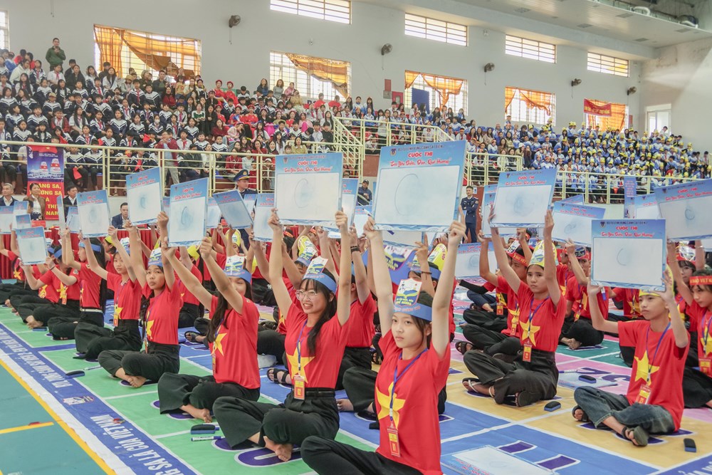 Sôi nổi Cuộc thi “Em yêu biển, đảo quê hương” tại Quảng Trị - ảnh 1