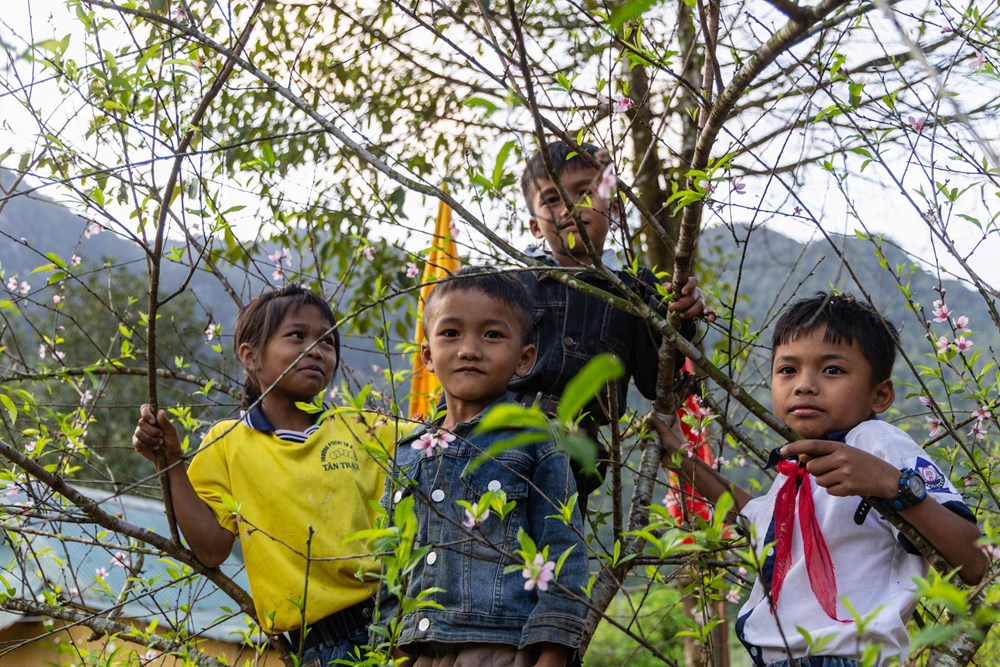 Kỳ tích đáng tự hào của hai học sinh ở bản Đoòng - ảnh 2