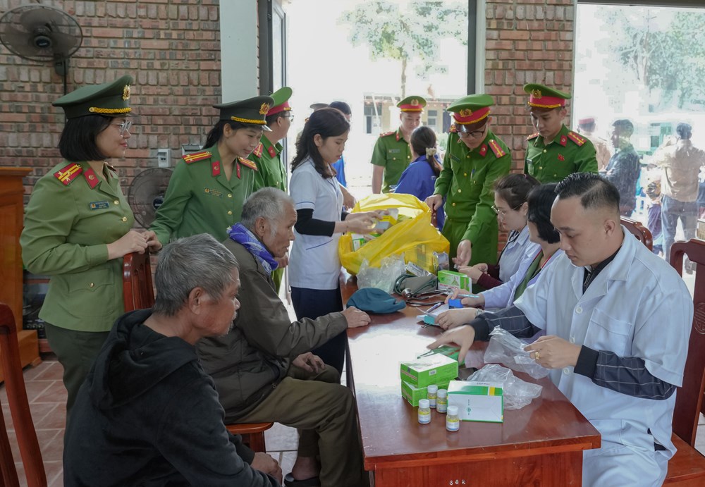 “Lớp học số” giữa bản làng Dân Hóa - ảnh 3