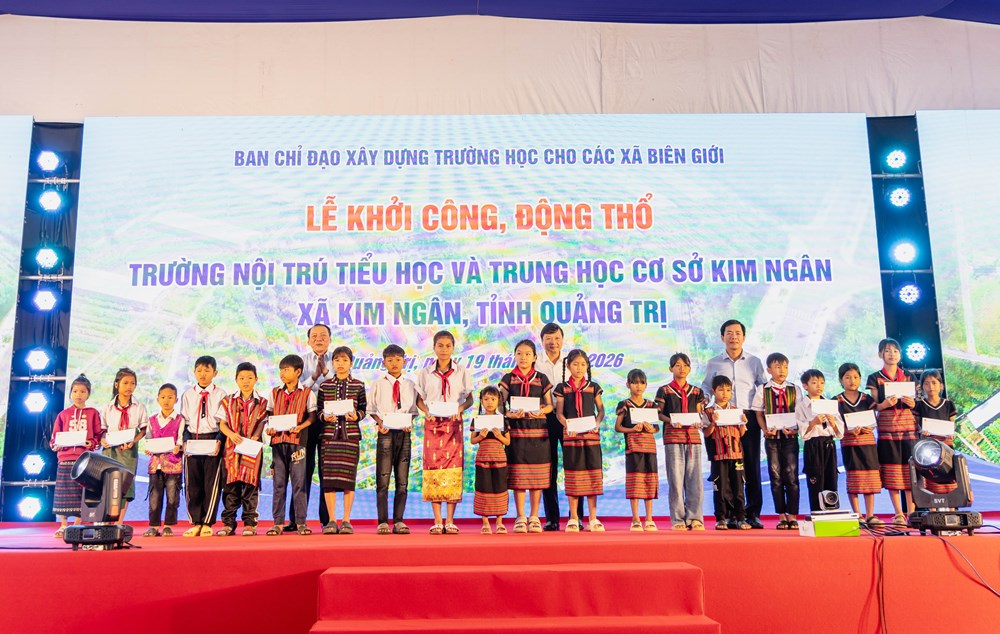 Bộ trưởng Nguyễn Văn Hùng dự lễ khởi công xây dựng trường phổ thông nội trú liên cấp tại Quảng Trị - ảnh 4