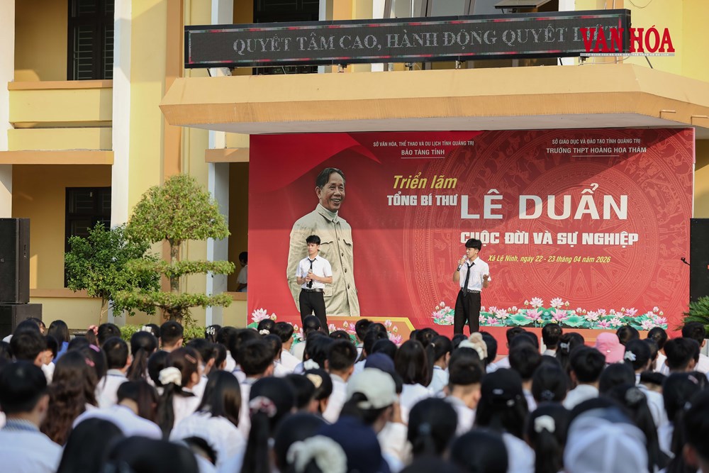 Quảng Trị: Khi học sinh “chạm” vào lịch sử qua triển lãm - ảnh 3