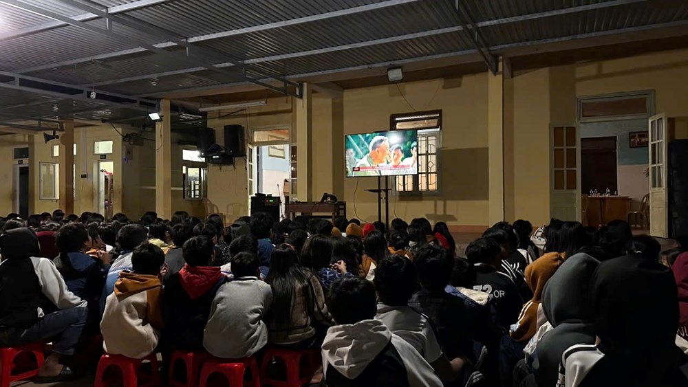 Nhọc nhằn “gánh chữ” lên non - ảnh 4