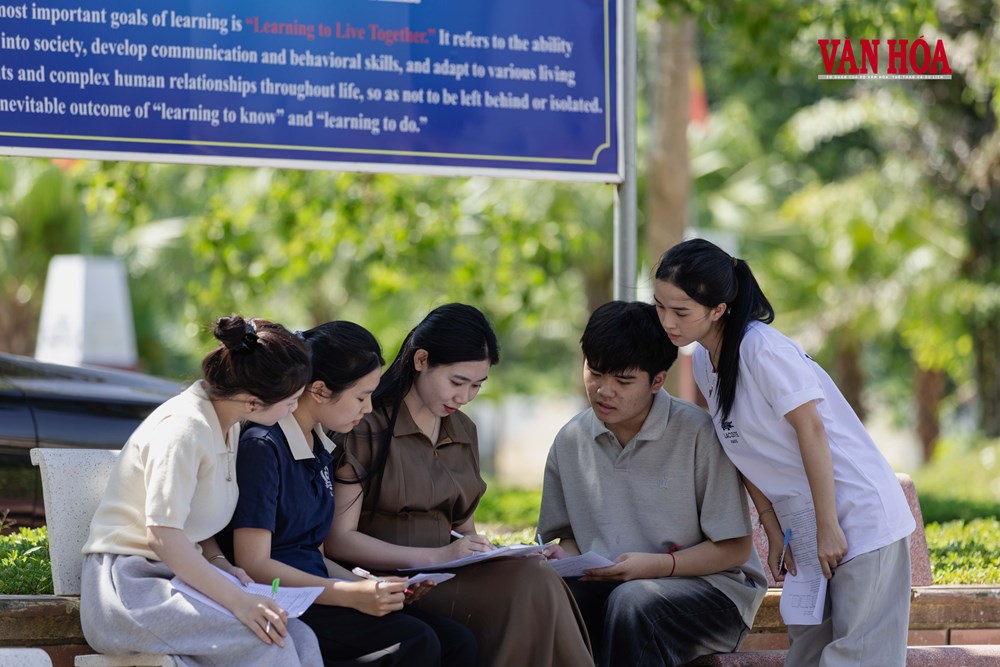Đồng hành cùng học sinh trong chặng nước rút - ảnh 5