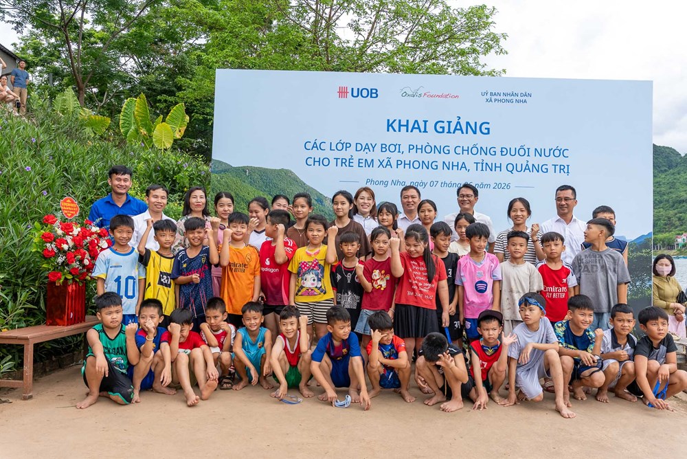 Hơn 1.000 suất học bơi miễn phí cho trẻ em vùng Phong Nha - ảnh 2