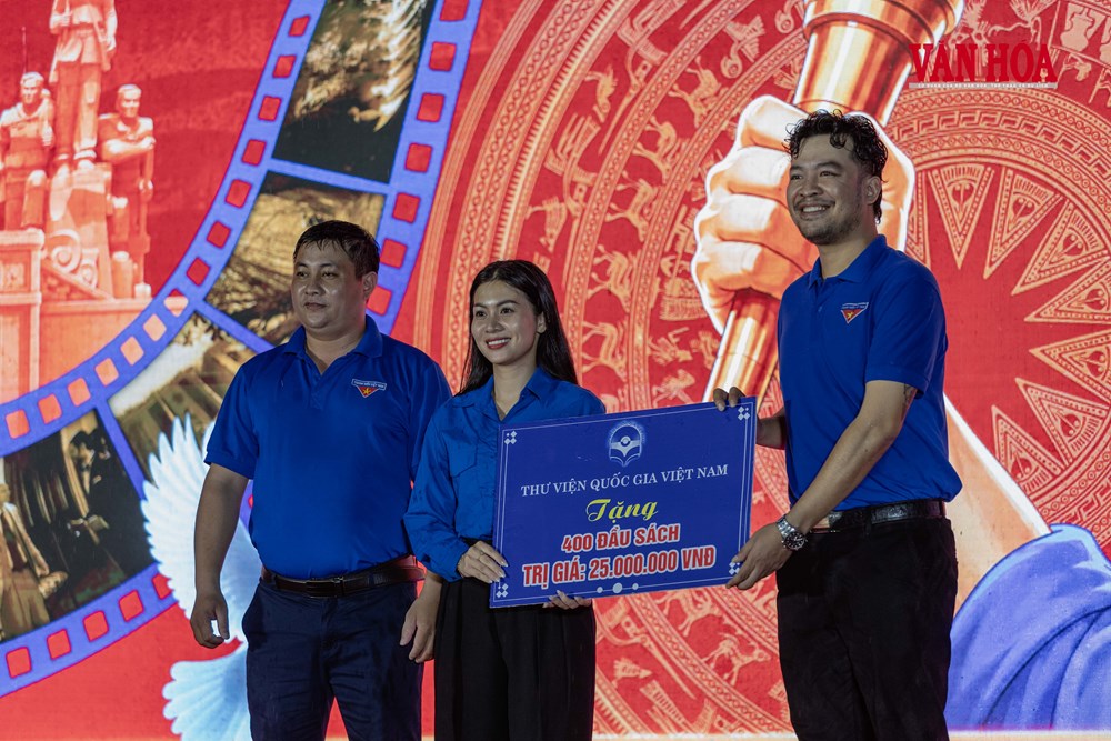Hành trình tri ân nối quá khứ với hiện tại - ảnh 9