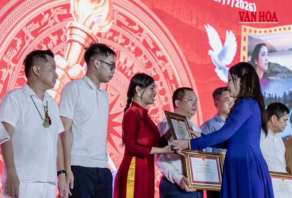 Hành trình tri ân nối quá khứ với hiện tại - ảnh 11