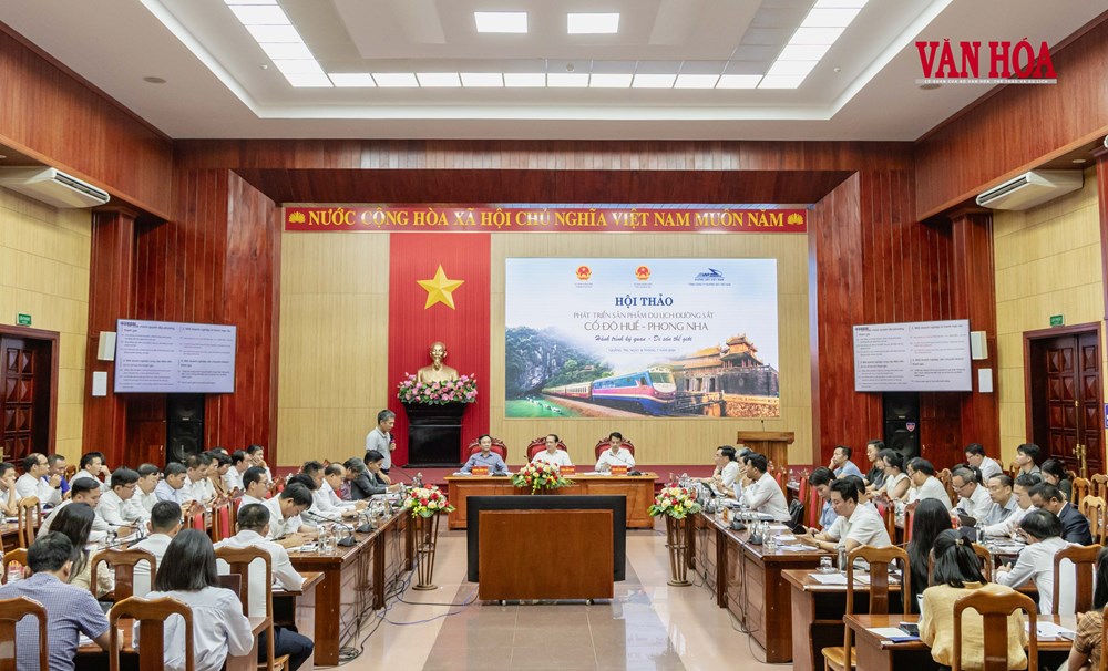 Đoàn tàu di sản mở rộng không gian liên kết du lịch miền Trung - ảnh 1