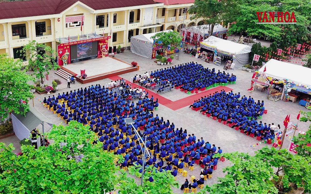 Hai trường cách nhau chưa đầy 1km, học sinh vẫn phải đi hơn 10km đến lớp - ảnh 1