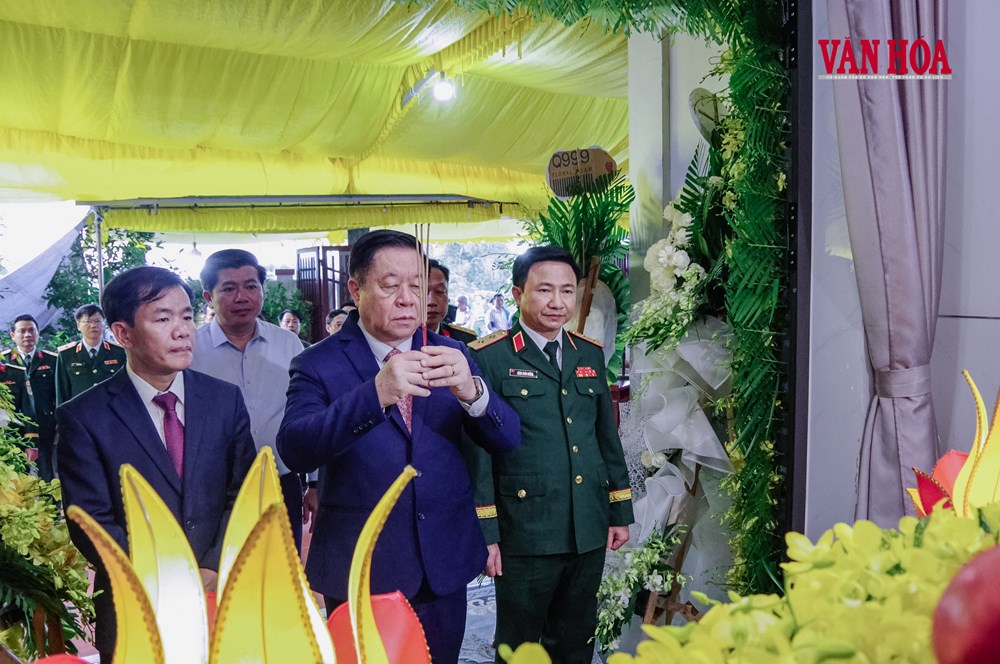 Đại tướng Nguyễn Trọng Nghĩa trao Huy hiệu 80 năm tuổi Đảng tại Quảng Trị - ảnh 2