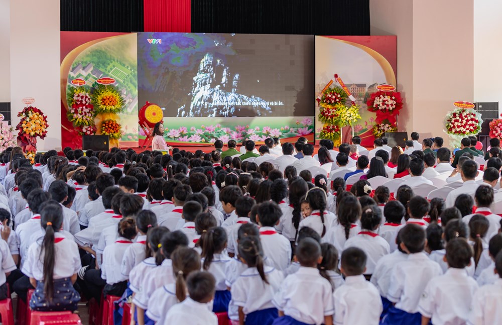 Khi tiếng trống khai trường vọng giữa đại ngàn Trường Sơn - ảnh 6