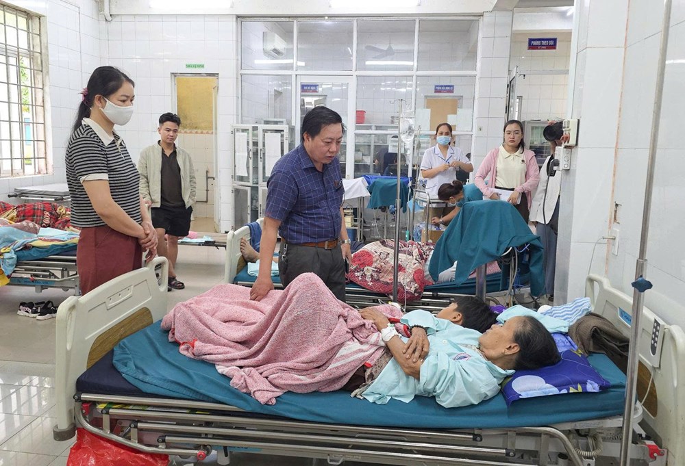 Tạm đình chỉ tiệm bánh mì sau khi 42 người có triệu chứng bất thường - ảnh 2