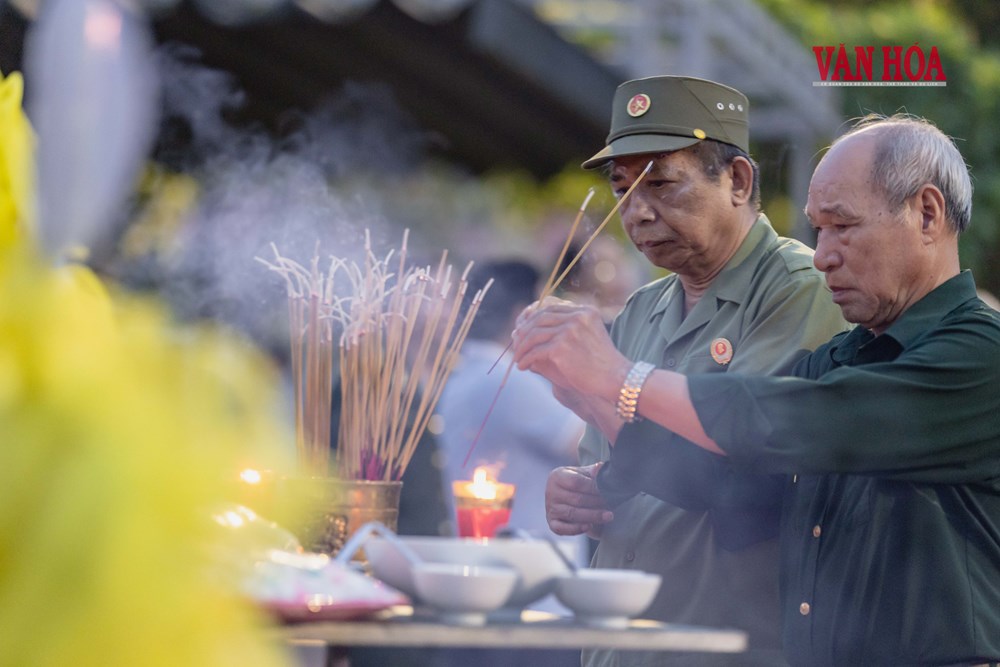 Nước mắt sau 54 năm trở lại Thành cổ - ảnh 7