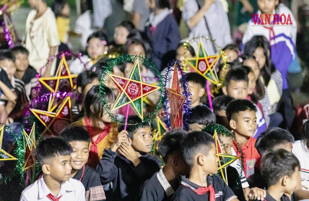 Trăng rằm về với những đứa trẻ ở bản Ra Mai - ảnh 6