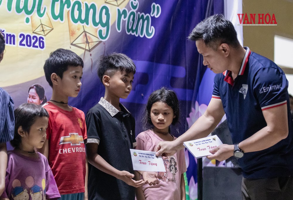 Trăng rằm về với những đứa trẻ ở bản Ra Mai - ảnh 9