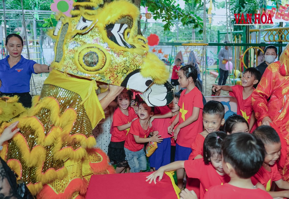 Trở về để tuổi thơ những đứa trẻ quê hương bớt nhọc nhằn - ảnh 1