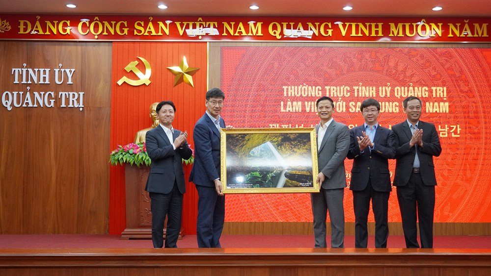 Quảng Trị giới thiệu lợi thế, mời Samsung nghiên cứu đầu tư - ảnh 2