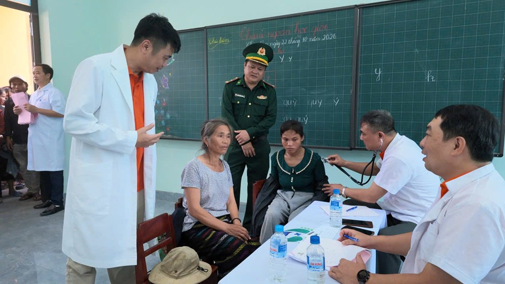 Vun đắp tình đoàn kết Việt - Lào nơi biên giới - ảnh 4