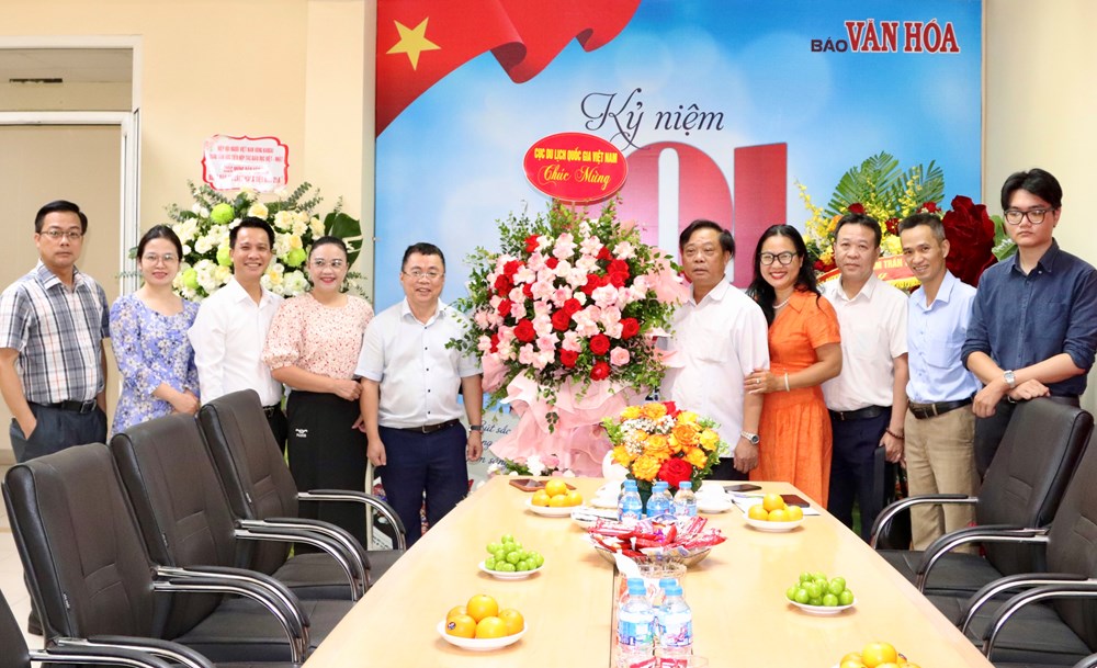 Các cơ quan, đơn vị thăm, chúc mừng Báo Văn Hóa nhân kỷ niệm 101 năm Ngày Báo chí Cách mạng Việt Nam - ảnh 3