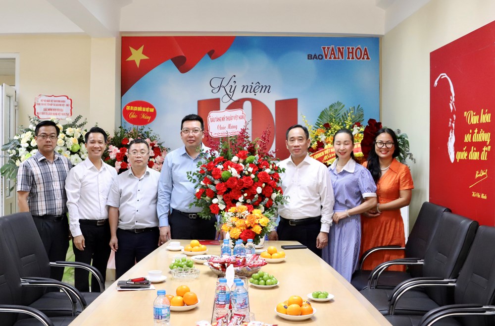 Các cơ quan, đơn vị thăm, chúc mừng Báo Văn Hóa nhân kỷ niệm 101 năm Ngày Báo chí Cách mạng Việt Nam - ảnh 4