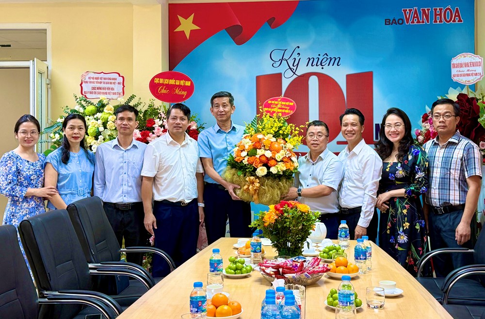 Các cơ quan, đơn vị thăm, chúc mừng Báo Văn Hóa nhân kỷ niệm 101 năm Ngày Báo chí Cách mạng Việt Nam - ảnh 6