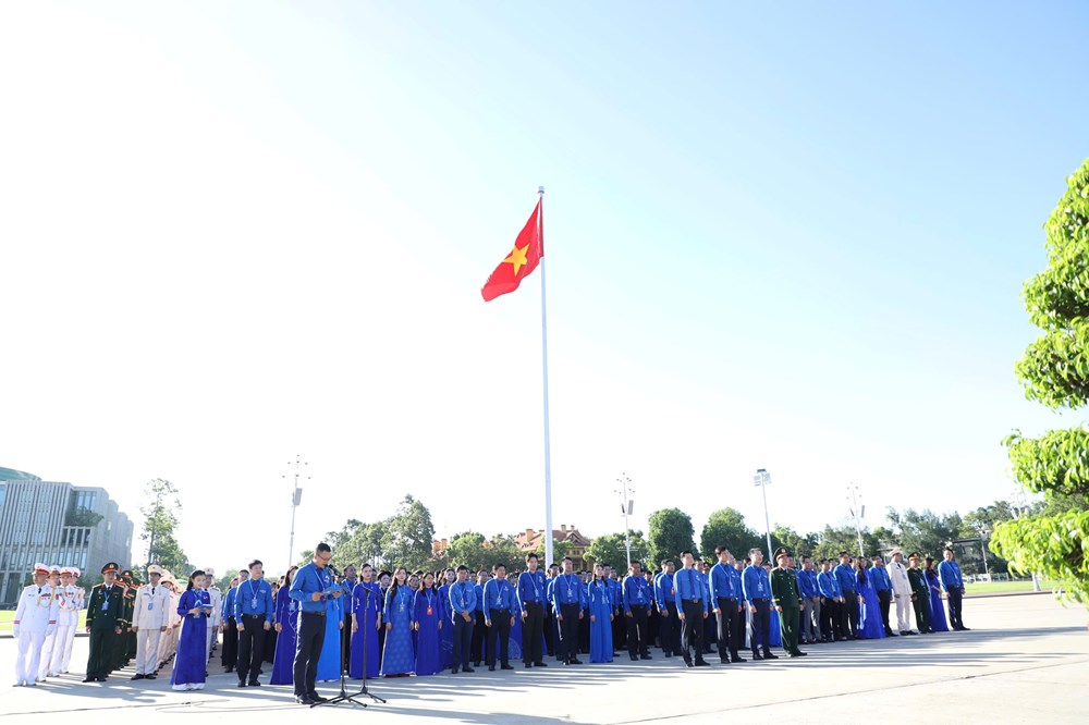 Đại biểu dự Đại hội Đoàn toàn quốc lần thứ XIII báo công dâng Bác - ảnh 6