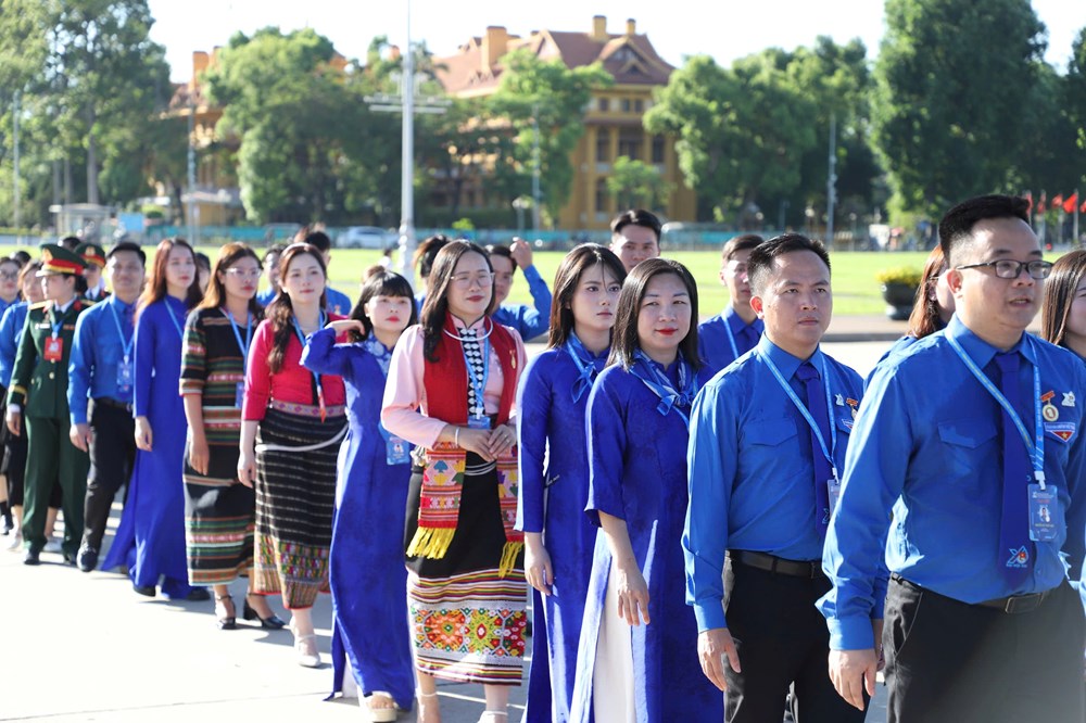Đại biểu dự Đại hội Đoàn toàn quốc lần thứ XIII báo công dâng Bác - ảnh 3