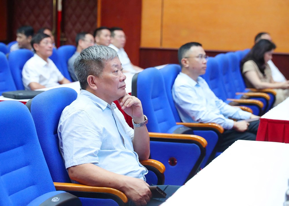 Chuyển từ quản lý đầu tư sang kiến tạo môi trường đầu tư và phát triển - ảnh 4