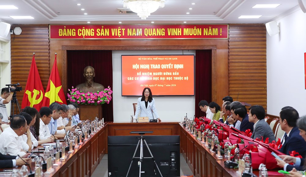 Bộ VHTTDL trao quyết định bổ nhiệm người đứng đầu các cơ sở giáo dục đại học trực thuộc  - ảnh 1