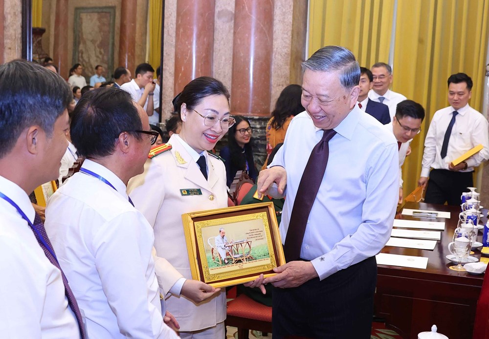 Bài cuối - Giữ vững tính chuyên nghiệp, đạo đức nghề nghiệp và bản lĩnh người làm báo - ảnh 1
