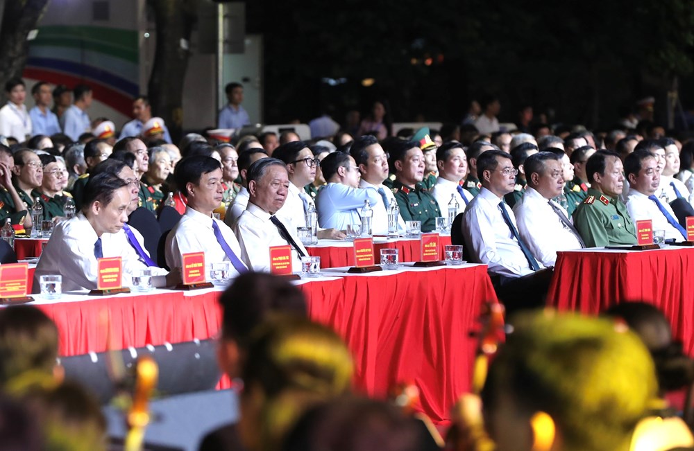 Tổng Bí thư, Chủ tịch nước Tô Lâm và lãnh đạo Đảng, Nhà nước dự chương trình cầu truyền hình Sao sáng dẫn đường - ảnh 4
