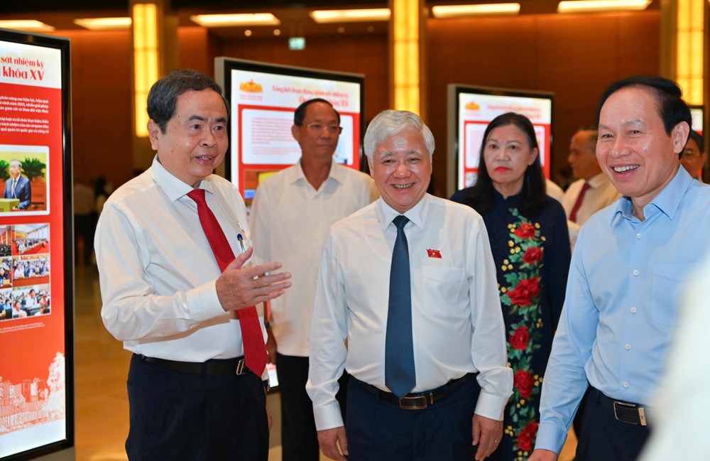 Triển lãm “Hoạt động giám sát của Quốc hội khóa XVI: Từ định hướng chiến lược đến hành động thực tế“ - ảnh 3