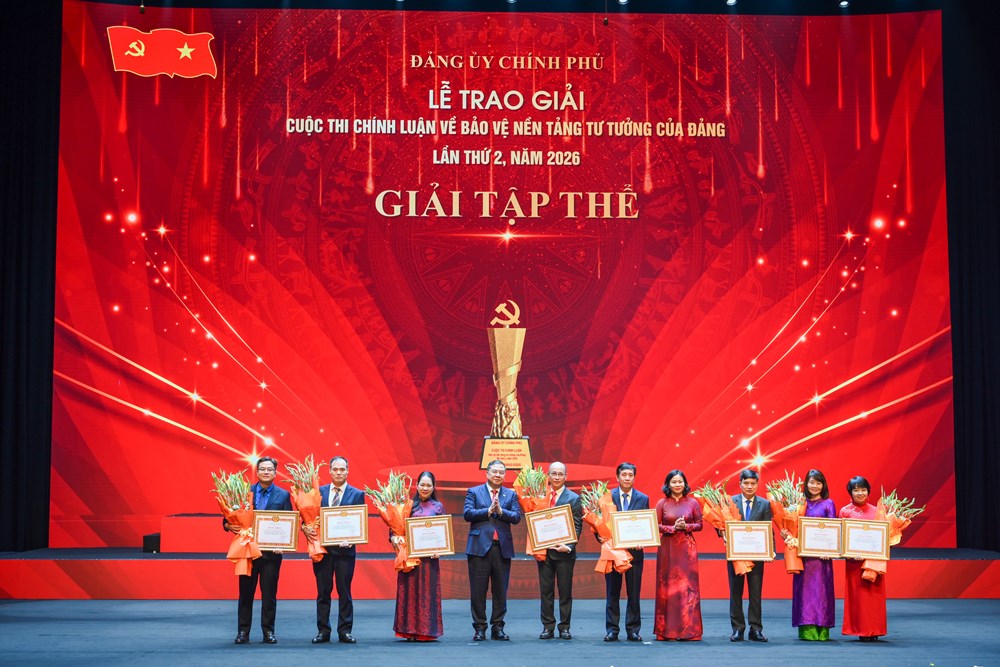 75 tác phẩm được trao giải Cuộc thi chính luận bảo vệ nền tảng tư tưởng của Đảng lần thứ 2 trong Đảng bộ Chính phủ - ảnh 3