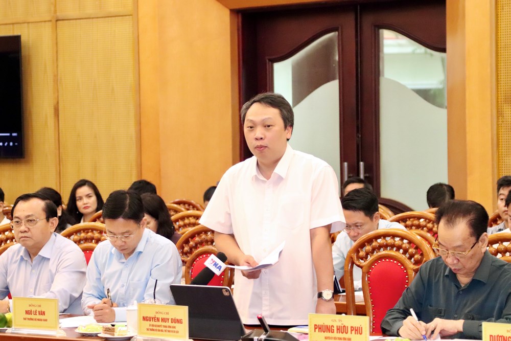 Văn hóa không chỉ giữ cho dân tộc đứng vững, mà còn phải góp phần đưa đất nước đi nhanh - ảnh 7