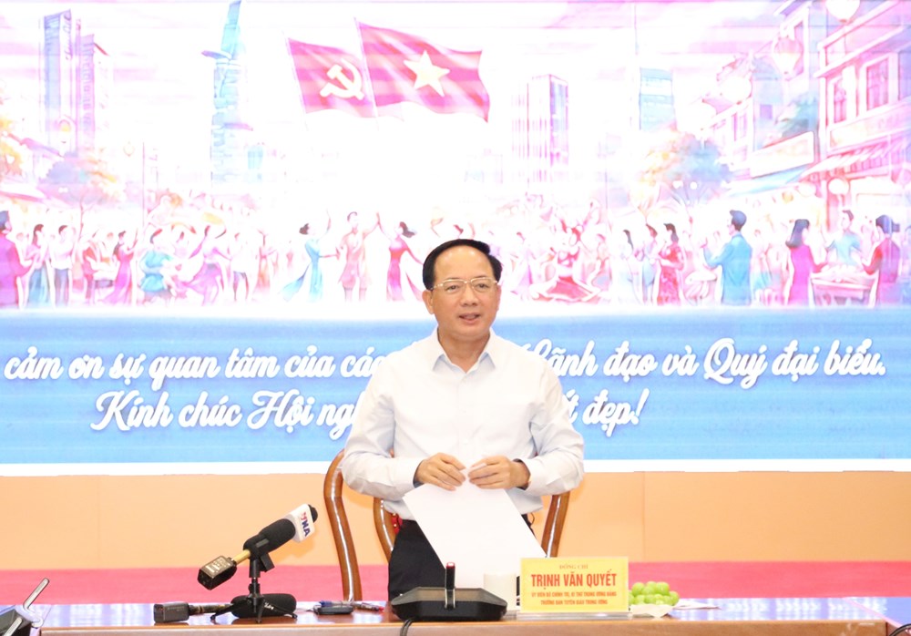 Văn hóa không chỉ giữ cho dân tộc đứng vững, mà còn phải góp phần đưa đất nước đi nhanh - ảnh 10