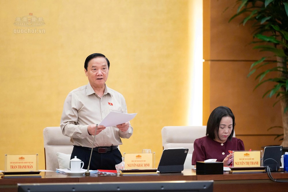 Ủy ban Thường vụ Quốc hội cho ý kiến về dự án Luật Kinh doanh bất động sản (sửa đổi) - ảnh 1