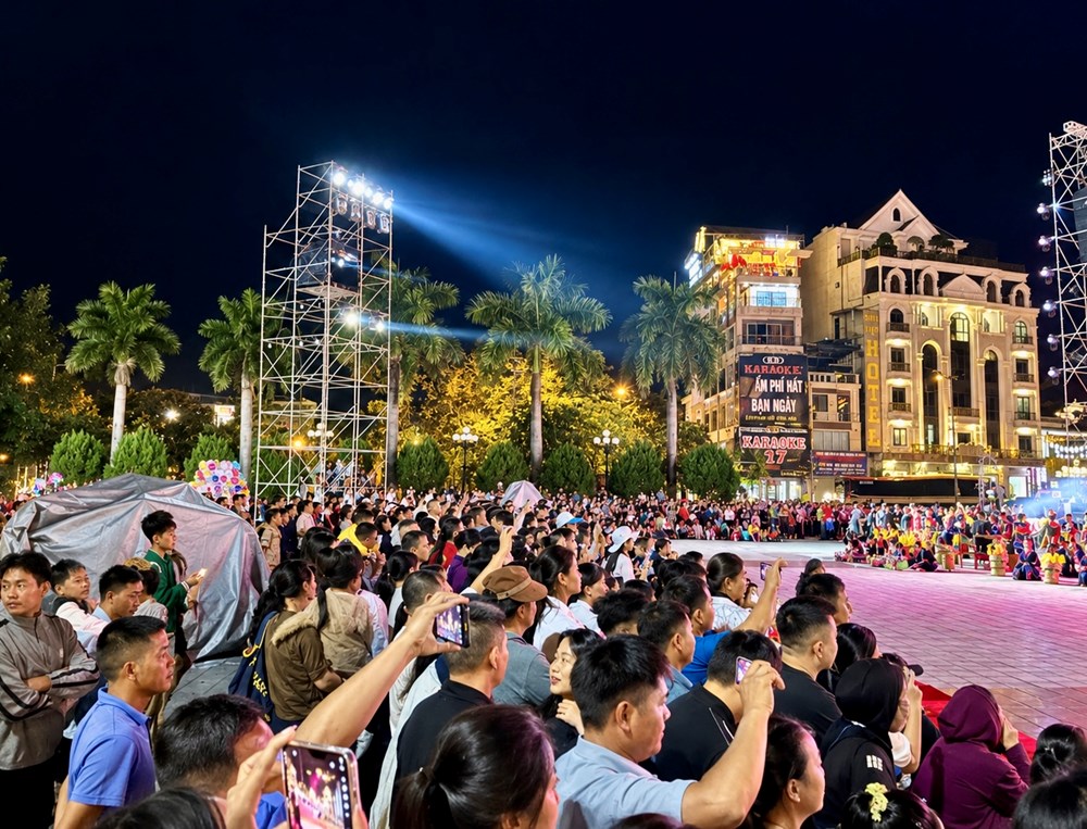 Sẵn sàng cho Lễ khai mạc Ngày hội văn hóa dân tộc Mông lần thứ IV - ảnh 5