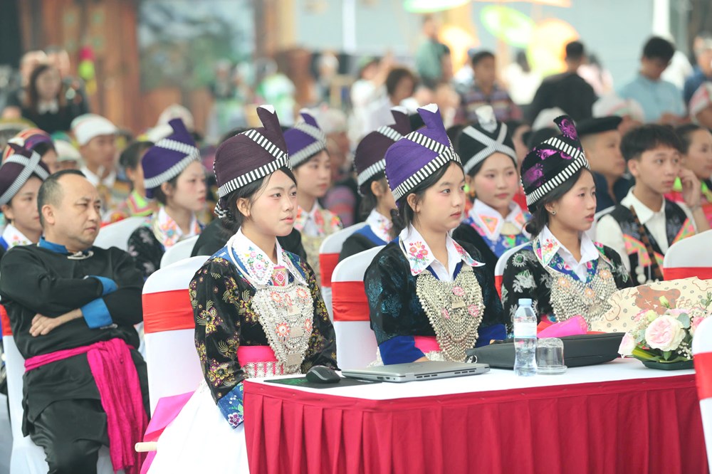 Khai mạc các hoạt động trong khuôn khổ Ngày hội văn hóa dân tộc Mông lần thứ IV - ảnh 8