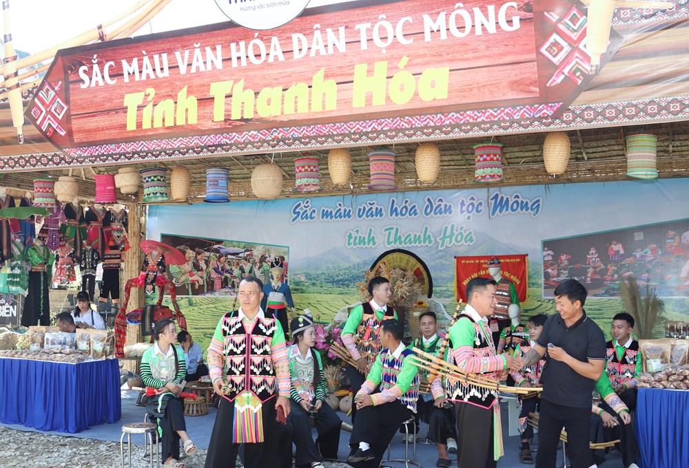 Sắc màu văn hóa dân tộc Mông hội tụ, kết nối và lan tỏa tại Điện Biên - ảnh 18