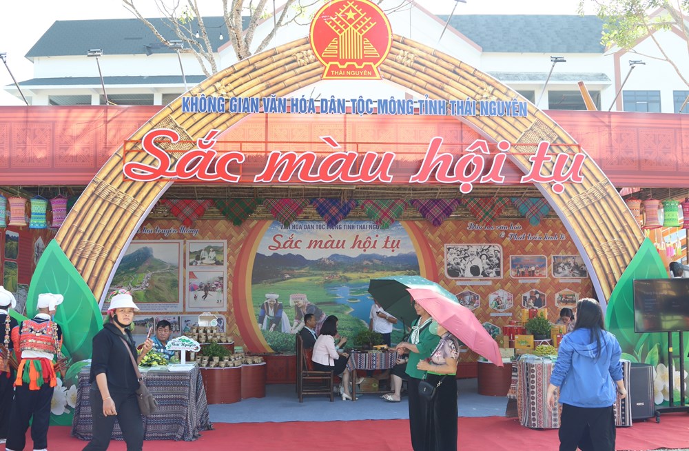 Sắc màu văn hóa dân tộc Mông hội tụ, kết nối và lan tỏa tại Điện Biên - ảnh 12